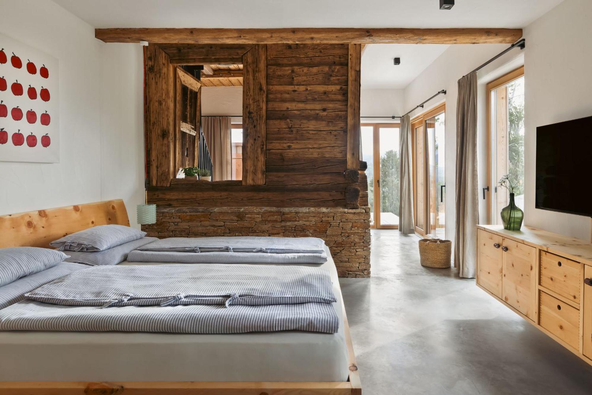Am Wildbachberg - Luxus Ferienhaeuser Mit Infinitypool, Privatsauna Und Weinkeller Deutschlandsberg Eksteriør billede